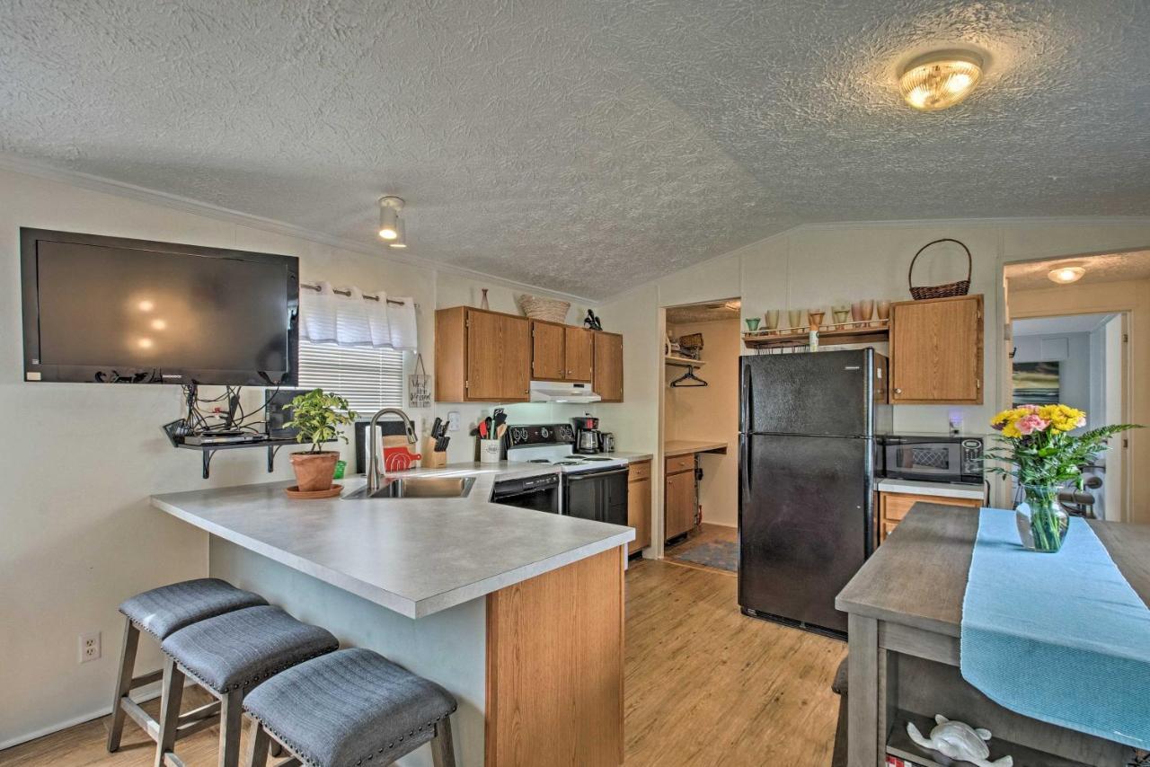 Bright Pensacola Home With Backyard - Pets Welcome! Kültér fotó